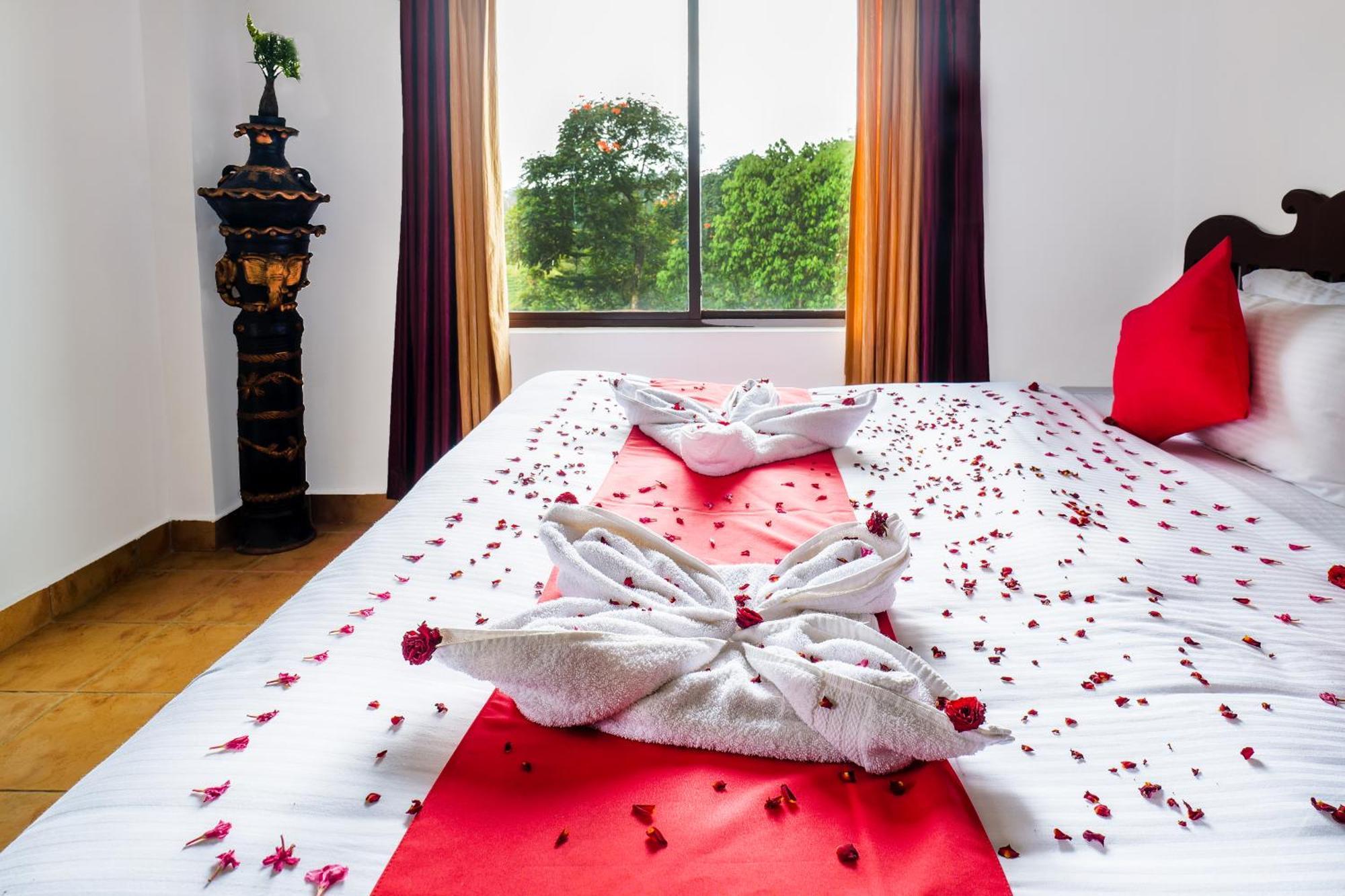 Hotel Exotica Holidays Viripara Exteriér fotografie